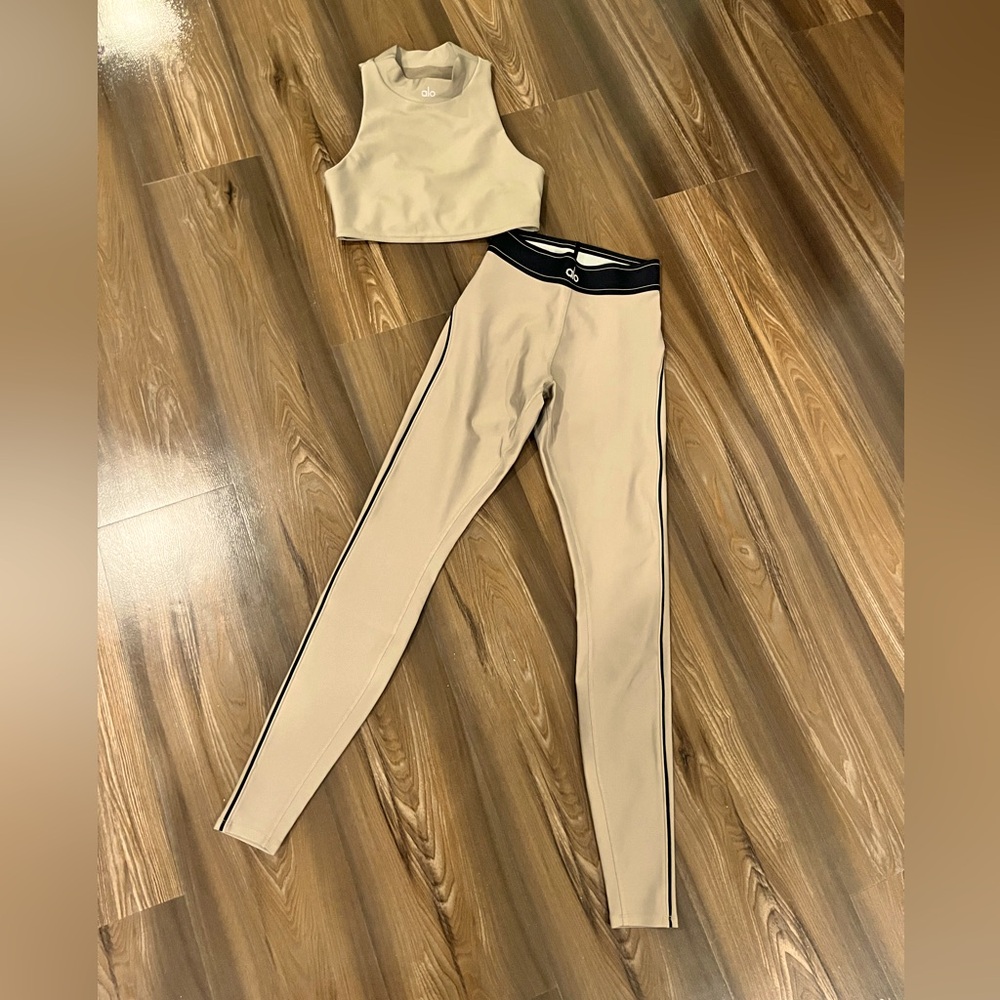 Alo Yoga airlift leggings & bra XS / S $200 Gravel / BL